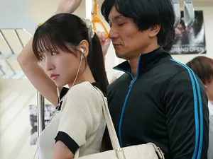 [Ba cô em gái] Một đám con trai con gái thập niên 00 là những cô gái trẻ mặt trẻ con ngực to loli, thay phiên nhau quan hệ
